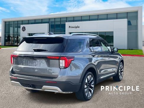 Used 2025 Ford Explorer Platinum w/ LUX Leather Package image 4