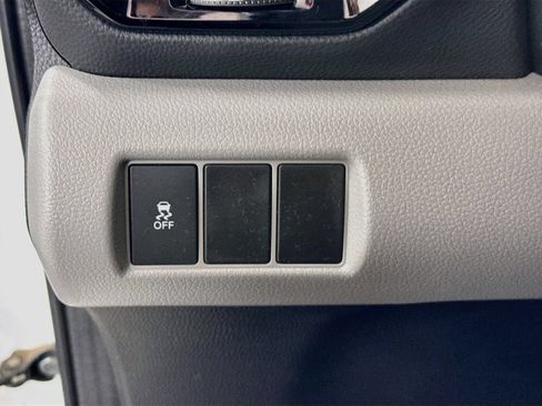 Used 2023 Honda Pilot LX image 10