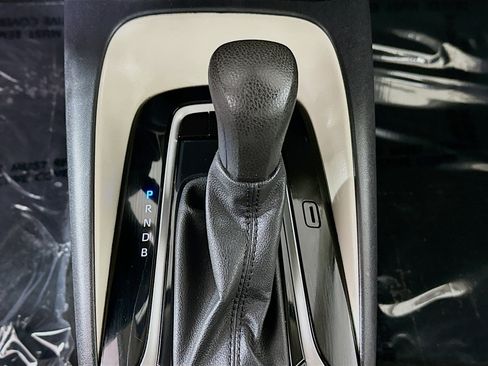 Used 2022 Toyota Corolla LE image 20