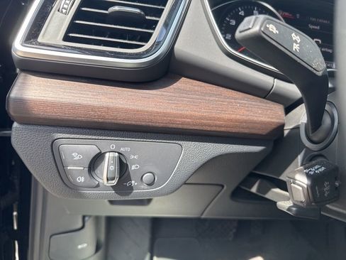 Used 2024 Audi Q5 2.0T Premium image 21