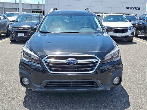 Used 2019 Subaru Outback 2.5i Limited AWD/4WD image 3
