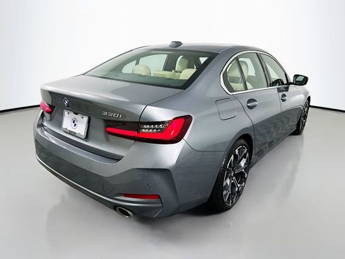 Used 2025 BMW 330i Sedan w/ M Sport Package image 5