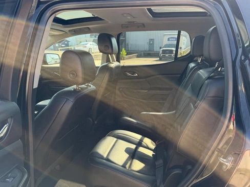 Used 2021 GMC Acadia SLT w/ Elevation Edition AWD/4WD image 9