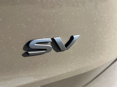 Used 2024 Nissan Rogue SV w/ SV Premium Package FWD image 5