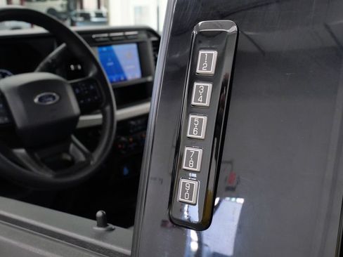 Used 2023 Ford F250 XLT AWD/4WD image 15