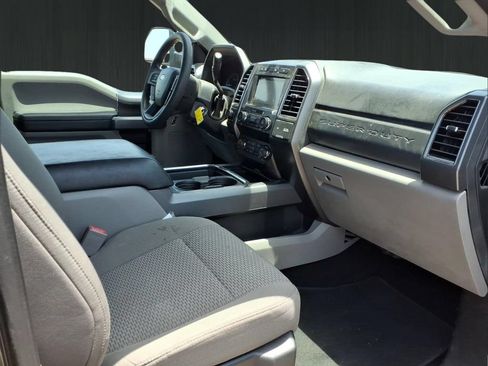 Used 2019 Ford F250 XLT w/ XLT Premium Package AWD/4WD image 13