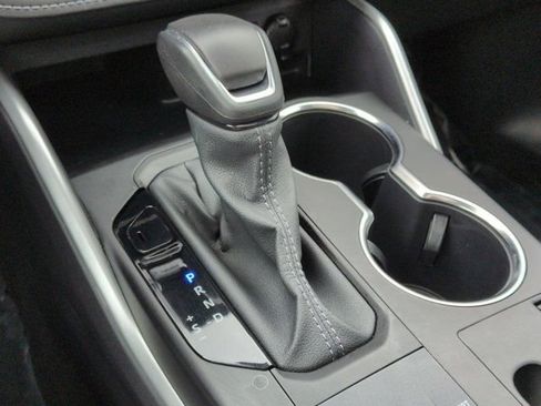 Certified 2024 Toyota Highlander XLE AWD/4WD image 16