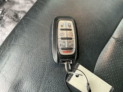 Used 2018 Chrysler Pacifica Touring-L Plus image 54