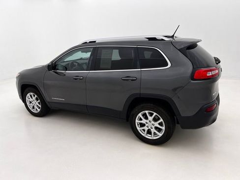 Used 2015 Jeep Cherokee Latitude w/ Cold Weather Group AWD/4WD image 10