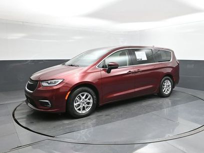 Used 2023 Chrysler Pacifica Touring-L