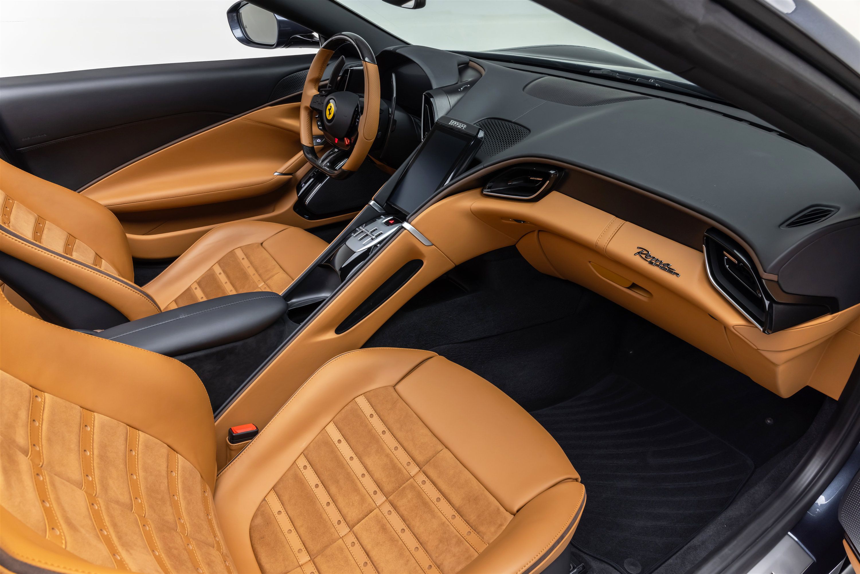 Certified 2025 Ferrari Roma Spider RWD image 29