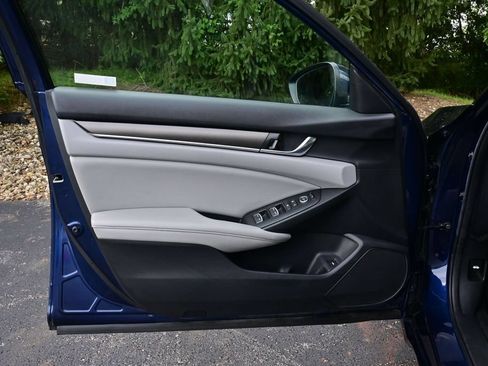 Used 2019 Honda Accord LX image 11