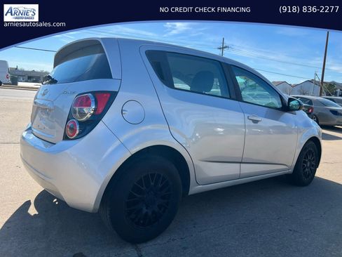 Used 2013 Chevrolet Sonic LS FWD image 4