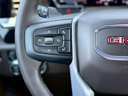 Used 2025 GMC Sierra 1500 SLT w/ SLT Premium Plus Package AWD/4WD image 32