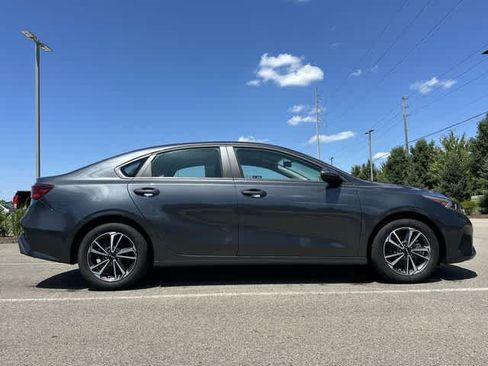 Used 2024 Kia Forte LXS w/ LXS Technology Package FWD image 3