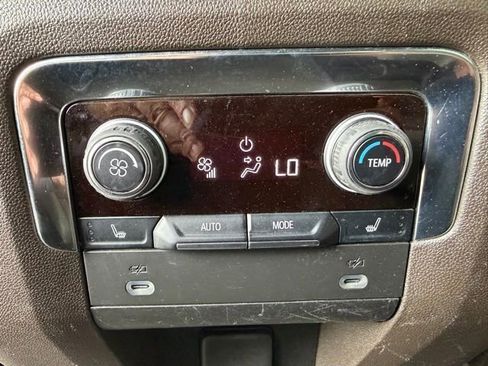 Used 2022 Chevrolet Tahoe LT w/ LT Signature Plus Package image 21