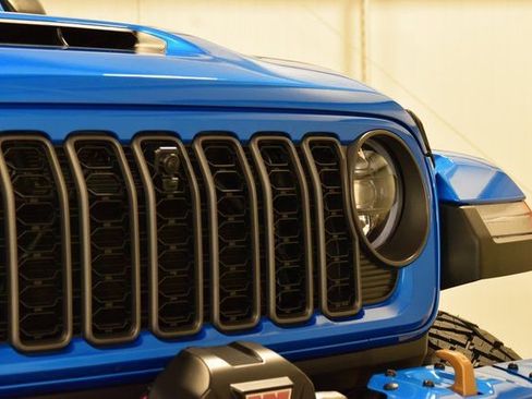 Used 2024 Jeep Wrangler Unlimited Rubicon 392 image 9