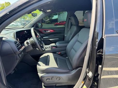 Certified 2024 Chevrolet Traverse Z71 w/ Enhanced Driving Package AWD/4WD image 11