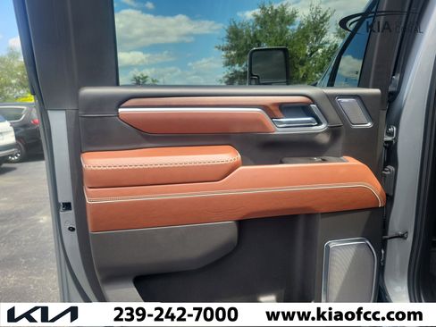 Used 2025 GMC Sierra 2500 Denali Ultimate AWD/4WD image 12