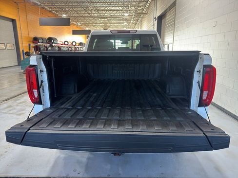 Used 2022 GMC Sierra 1500 SLT w/ SLT Convenience Package image 28