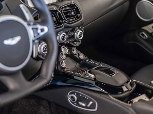 Used 2020 Aston Martin V8 Vantage Coupe RWD image 21