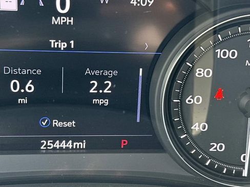 Used 2024 Cadillac XT6 Premium Luxury w/ Technology Package FWD image 22