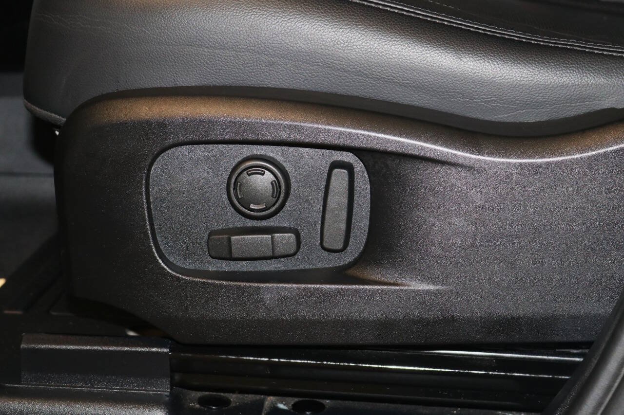Used 2024 Land Rover Defender 110 S AWD/4WD image 72