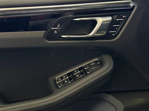 Certified 2026 Porsche Macan AWD/4WD image 14