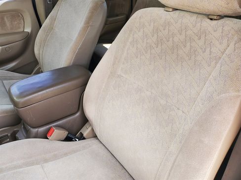 Used 2003 Toyota Tacoma w/ SR5 Package image 21