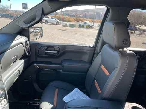 Used 2022 GMC Sierra 1500 AT4 w/ AT4 Premium Package image 21