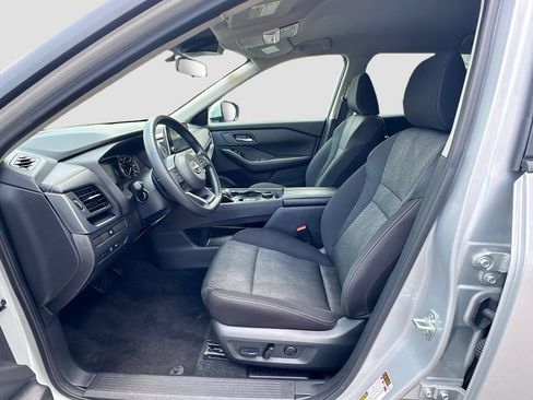 Certified 2024 Nissan Rogue SV AWD/4WD image 30