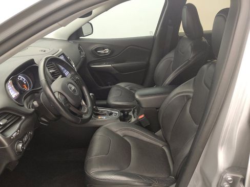 Used 2021 Jeep Cherokee Latitude Lux w/ Sun & Sound Group image 17