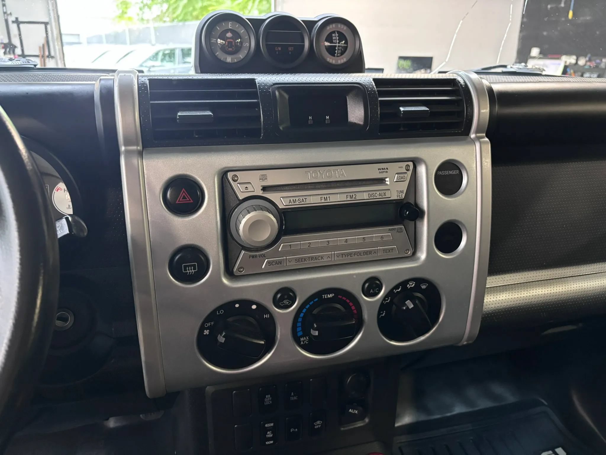 Used 2007 Toyota FJ Cruiser 4WD w/ Upgrade Pkg 1 image 16