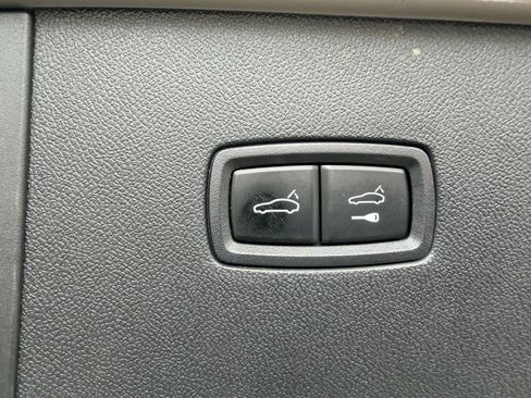 Used 2022 Porsche Cayenne Turbo AWD/4WD image 23