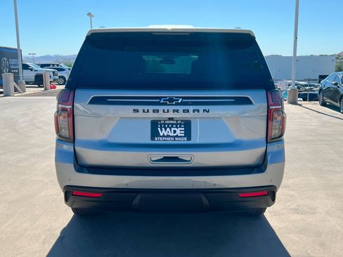 Used 2024 Chevrolet Suburban Z71 w/ Luxury Package AWD/4WD image 5