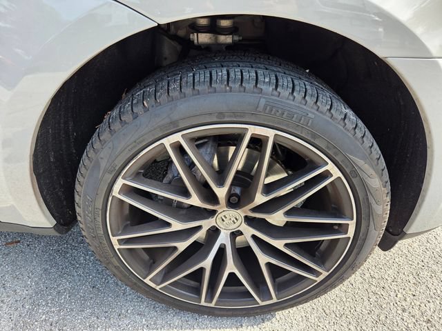 Used 2022 Porsche Macan AWD/4WD image 7