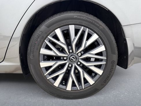 Used 2023 Nissan Altima 2.5 SV FWD image 24