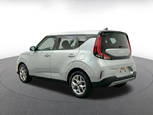Used 2025 Kia Soul LX w/ LX Technology Package FWD image 7