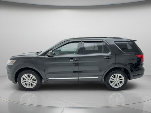 Used 2019 Ford Explorer XLT w/ Class III Trailer Tow Package AWD/4WD image 8