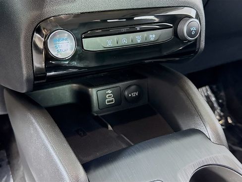Used 2025 Ford Escape Platinum AWD/4WD image 21