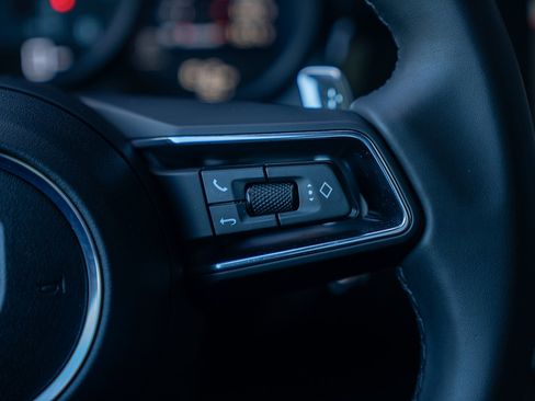 Certified 2025 Porsche Macan Turbo AWD/4WD image 8