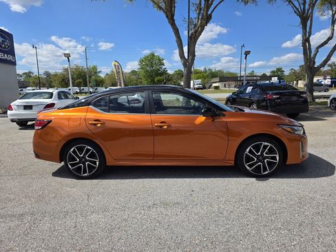 Used 2025 Nissan Sentra SR image 2