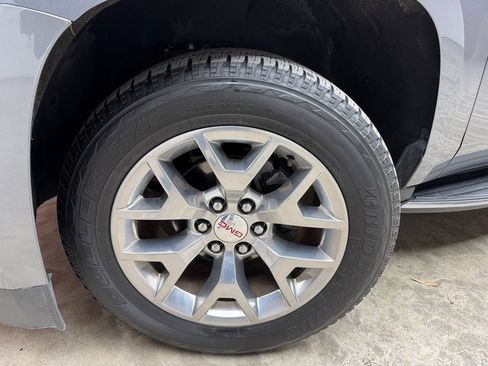 Used 2019 GMC Yukon SLE w/ SLE Value Package image 29