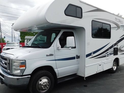 Used 2013 Ford E-350 and Econoline 350 Super Duty Wagon w/ Motorhome Prep Pkg RWD image 1