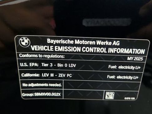 Used 2025 BMW i7 xDrive60 AWD/4WD image 79