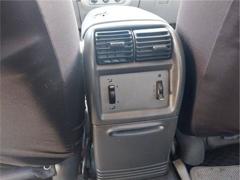 Used 2004 Ford Explorer Sport Trac XLS RWD image 12