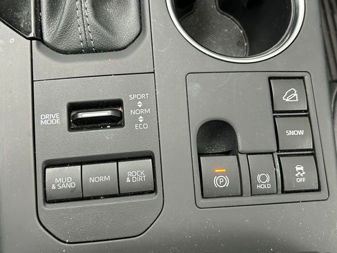 Used 2026 Toyota Highlander XLE image 29