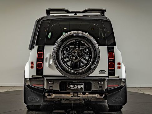Used 2023 Land Rover Defender 90 X-Dynamic SE AWD/4WD image 6