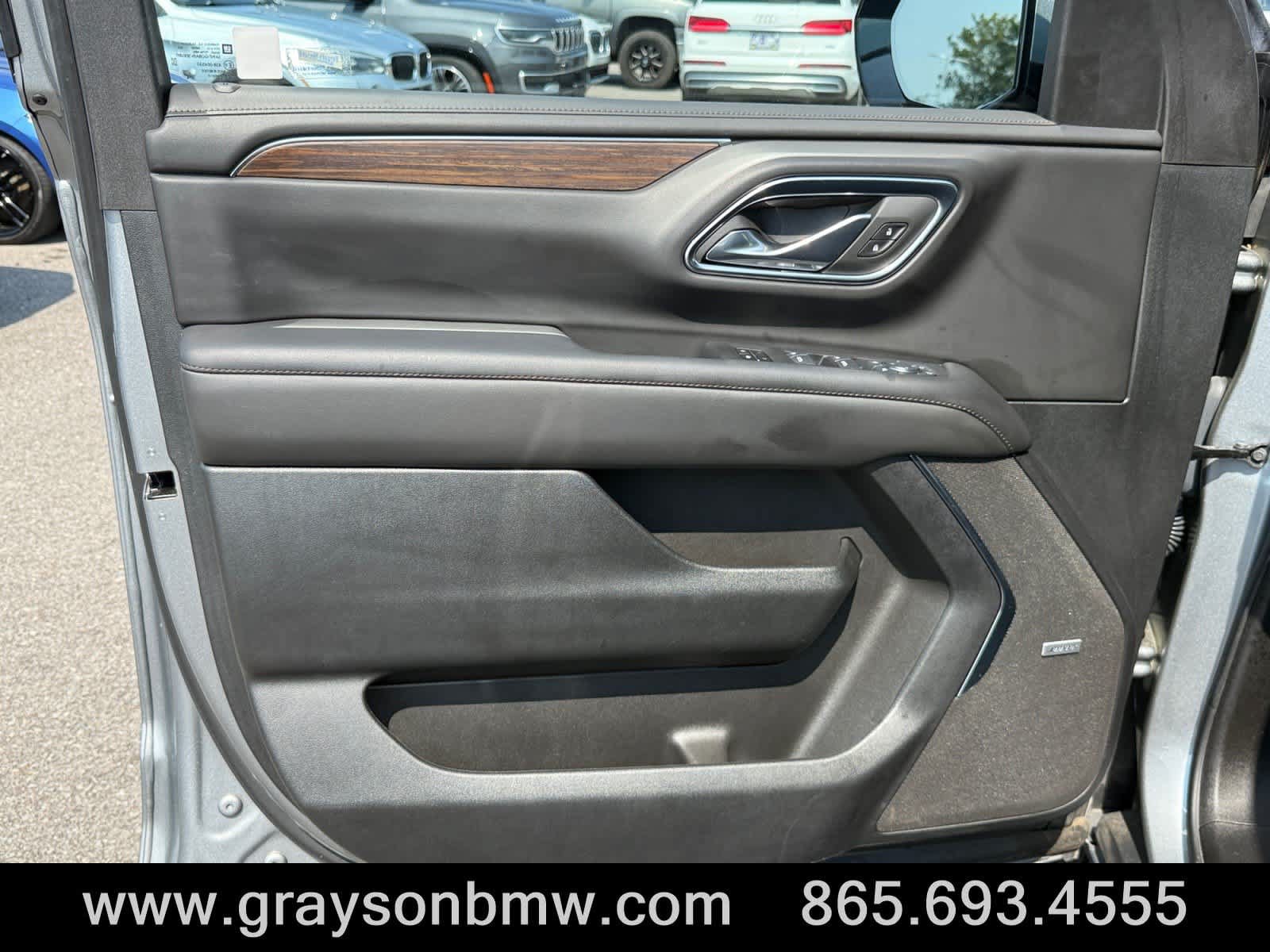 Used 2024 Chevrolet Suburban High Country w/ Premium Package AWD/4WD image 13
