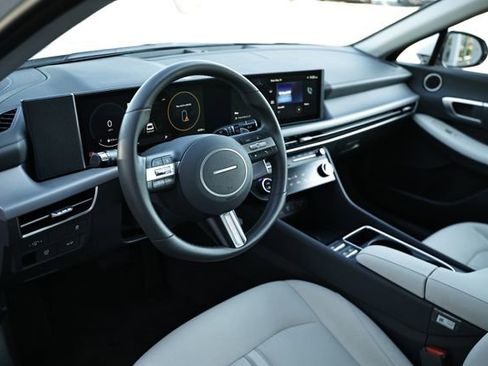 Certified 2025 Hyundai Sonata SEL FWD image 18